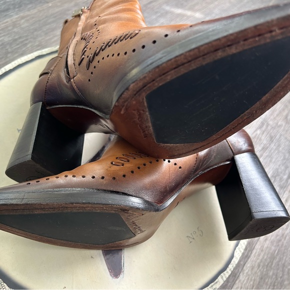Franco Cuadra Booties used only twice. Beautiful elegant handmade leather. - Picture 4 of 5